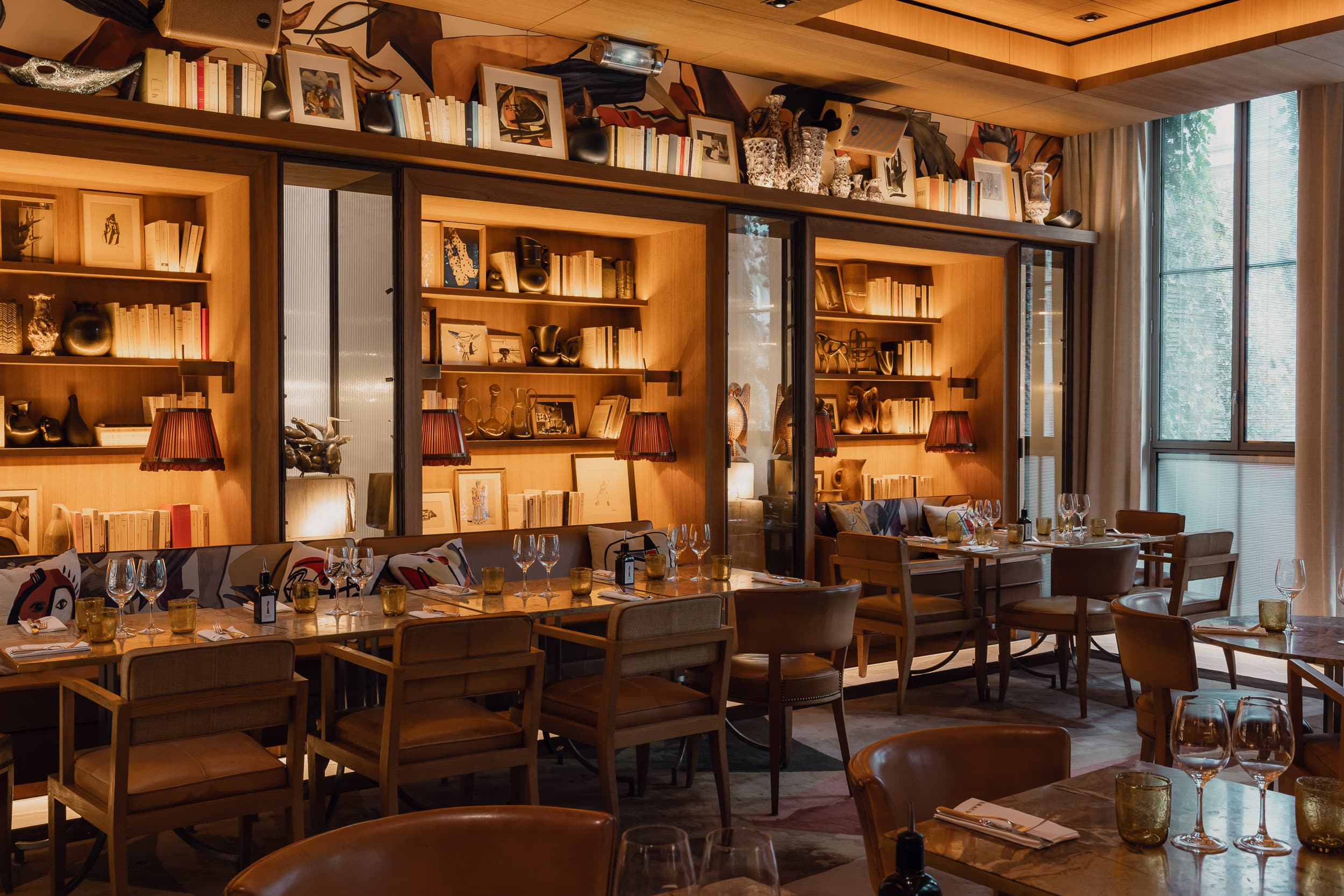 Restaurants & Bars