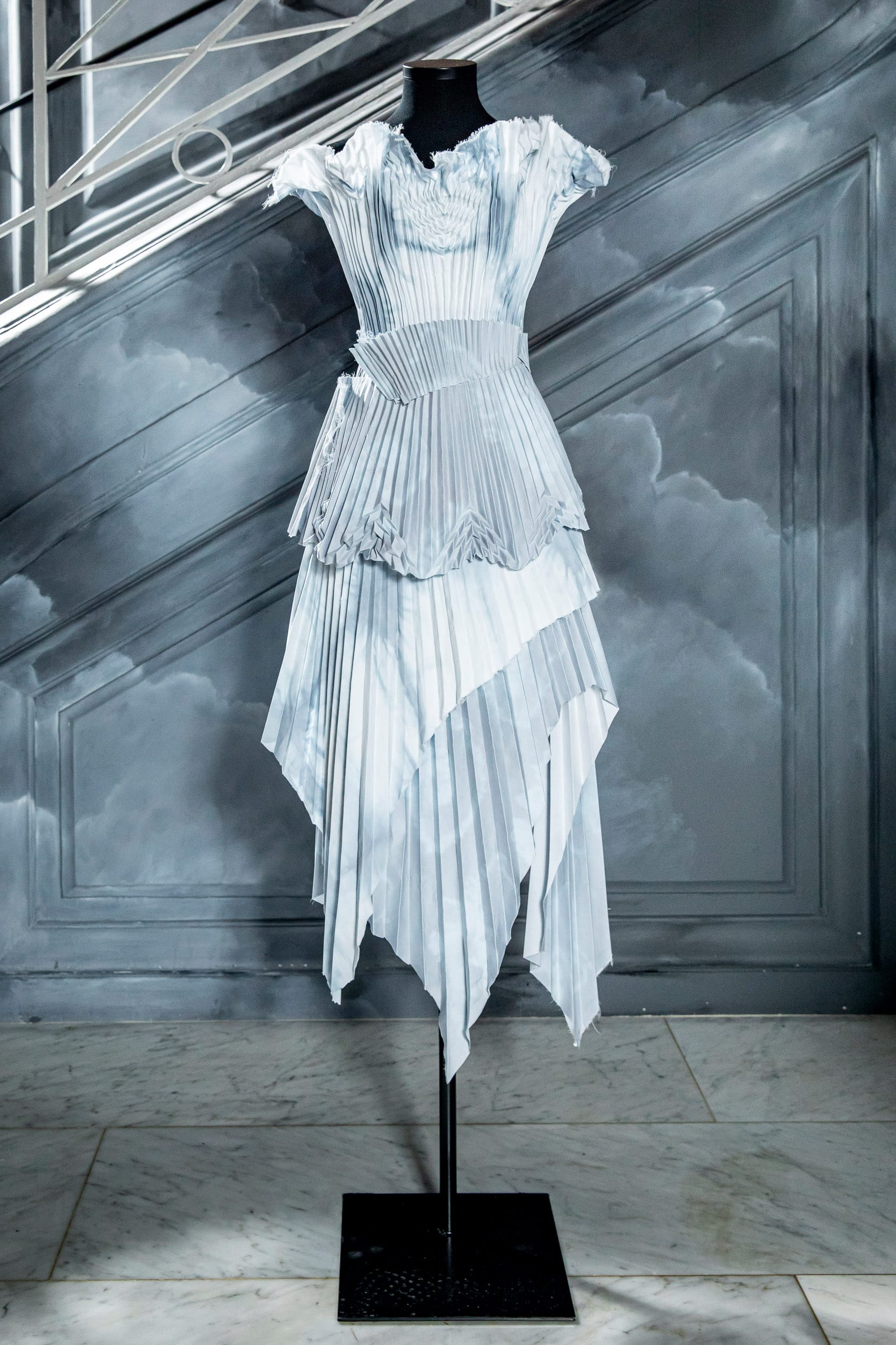 Tenue-Rozalia-Nalbandyan-Prix-Mode-Evok-Collection-2024-crédit-photo-Simon-Detraz