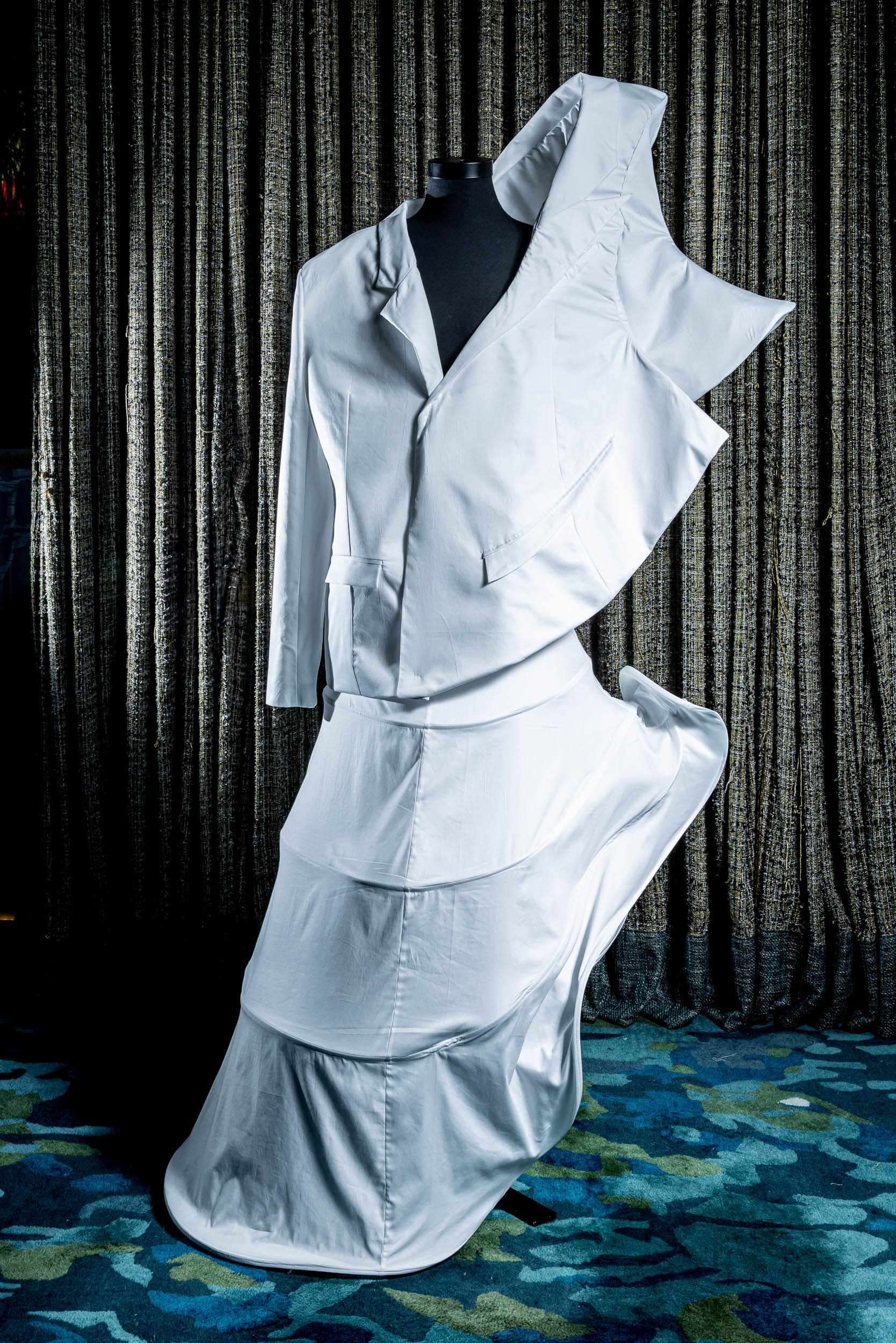 Tenue-Meng-Zhang-prix-mode-Evok-Collection-crédit-photo-Simon-Detraz