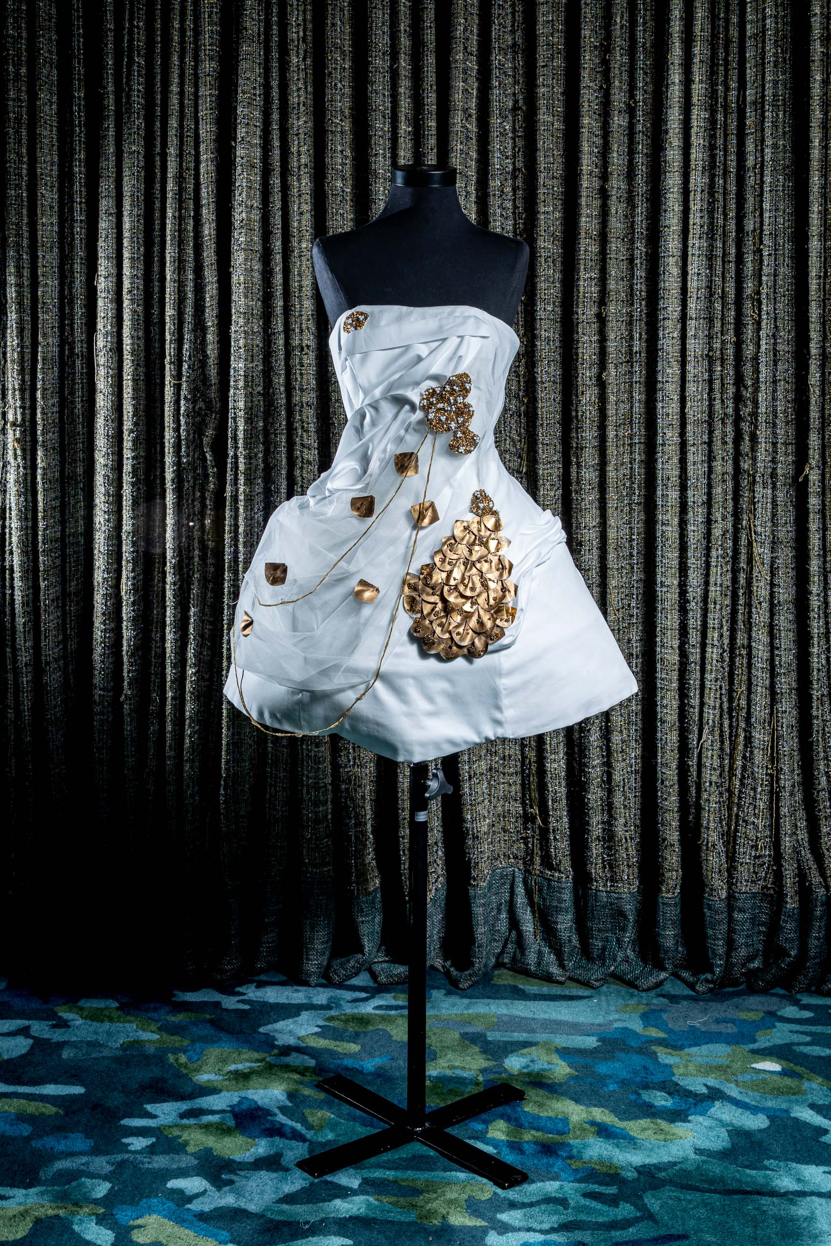 Tenue-Yeeun-Noh-prix-mode-Evok-Collection-crédit-photo-Simon-Detraz