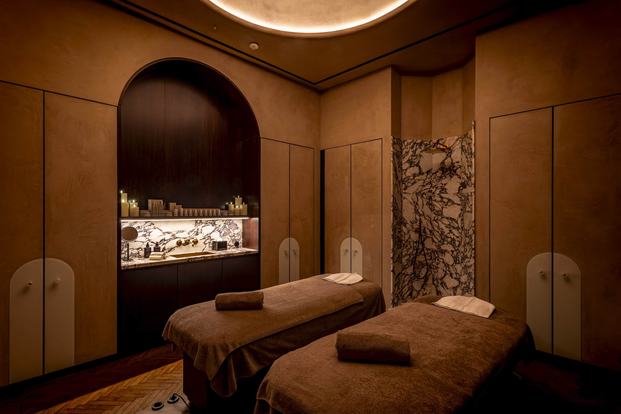 Cabine-soins-Nolinski-Venezia-crédit-photo-Simon-Detraz