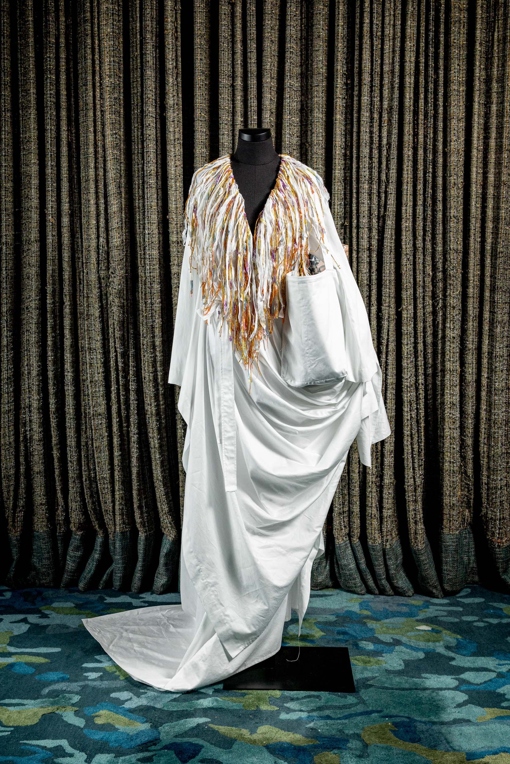 Tenue-Yu-Shu-Prix-Mode-Evok-Collection-2026-crédit-photo-Simon-Detraz