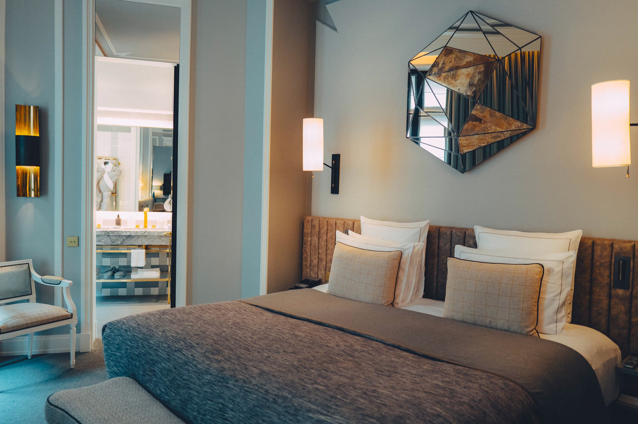 a room at nolinski paris hotel. Picture by odieux bobby