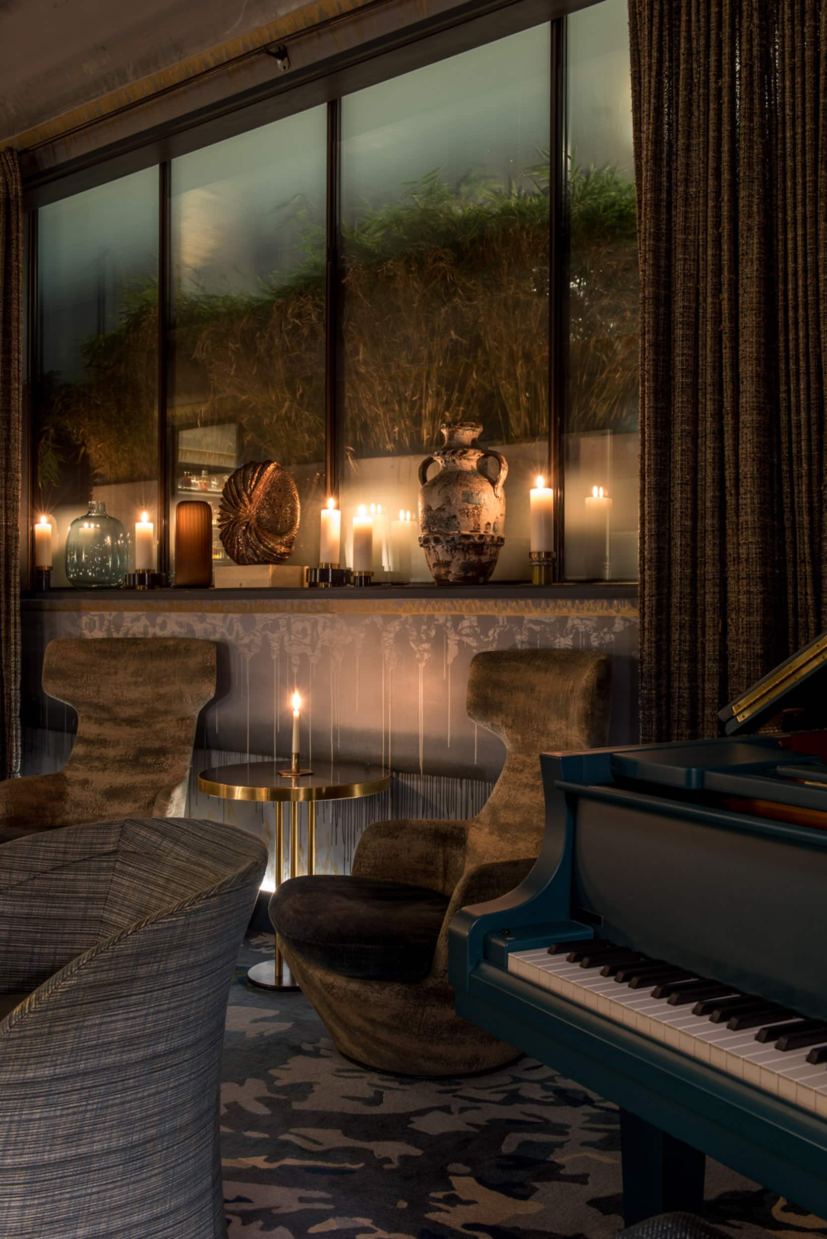 grand salon cocktail bar at nolinski paris's hotel