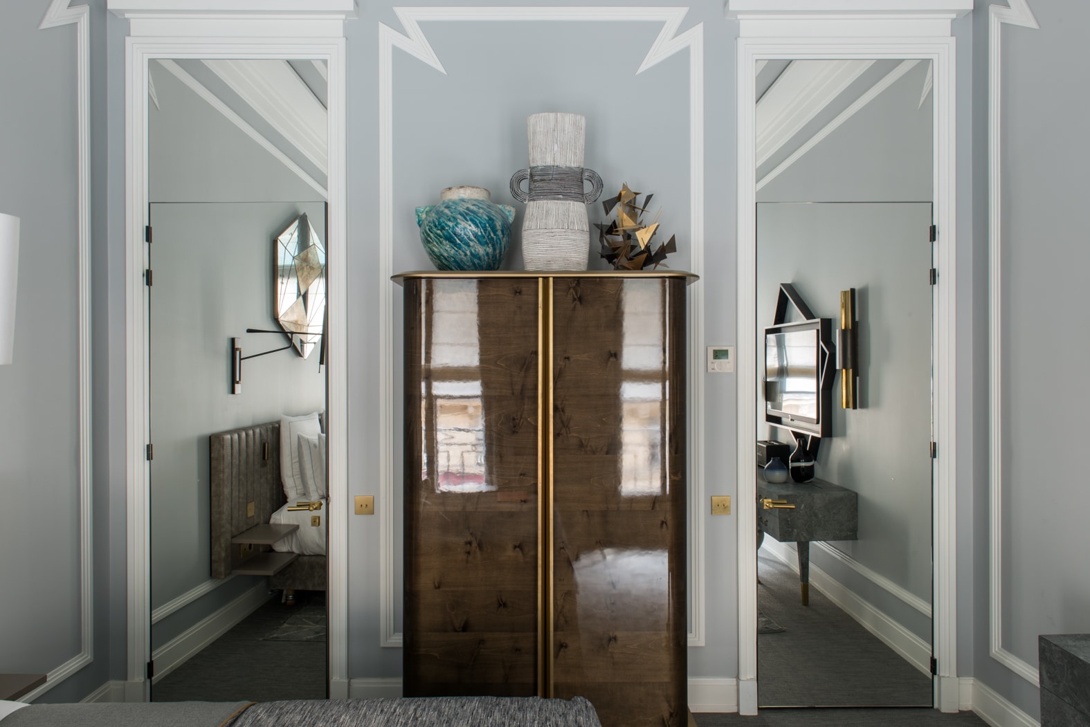 superior room details in nolinski paris hotel. Picture by therese et vincent in 2025