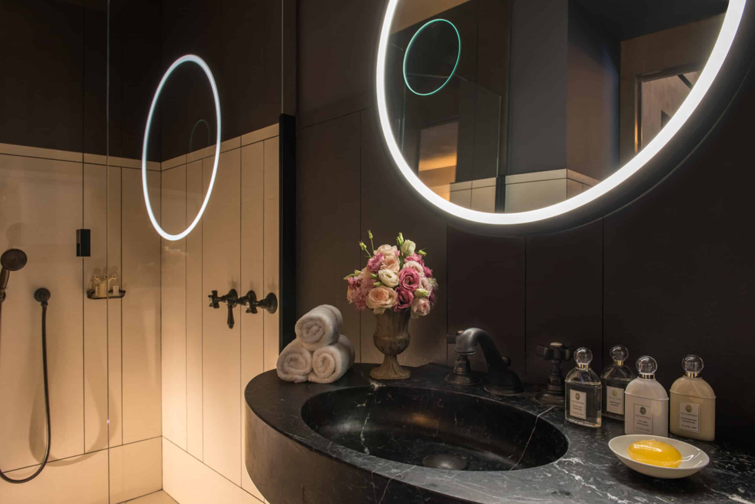 Suite-Junior-salle de bain-crédit-photo-Guillaume-de-Laubier