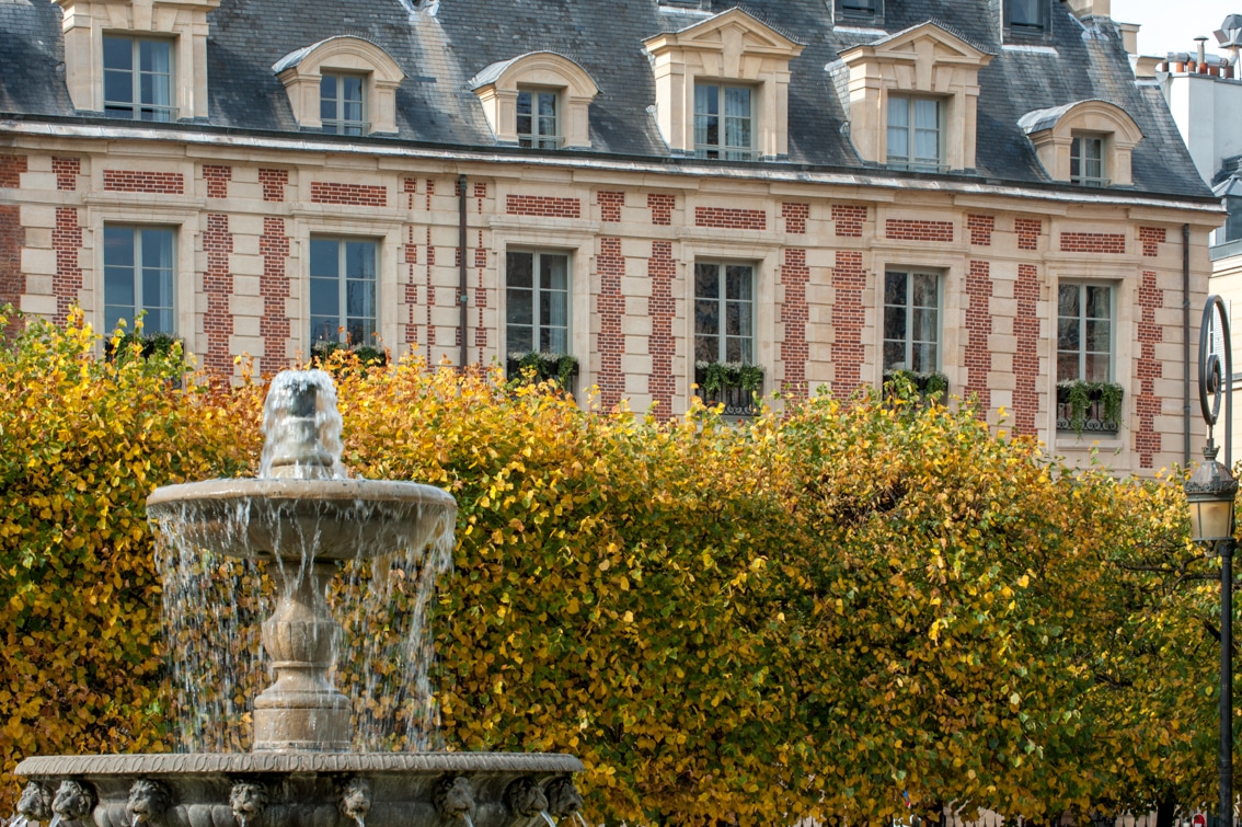 Façade-Cour-des-Vosges-crédit-photo-Guillaume-de-Laubier
